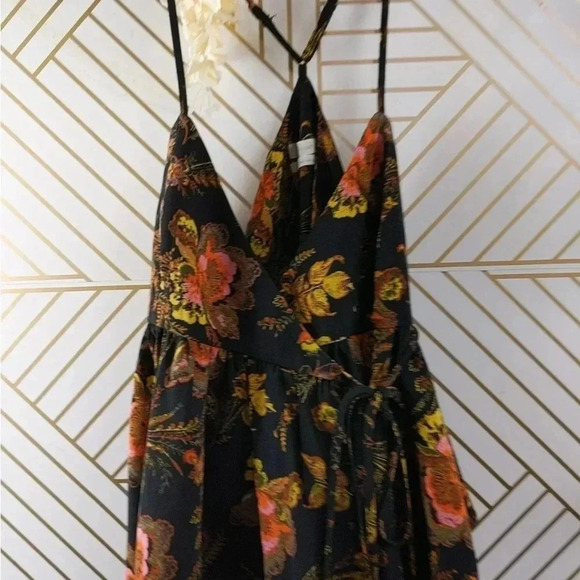 Urban Outfitters Women's Floral Wrap Top Blouse Sleeveless Tank Size Small, NWT - Picture 3 of 7